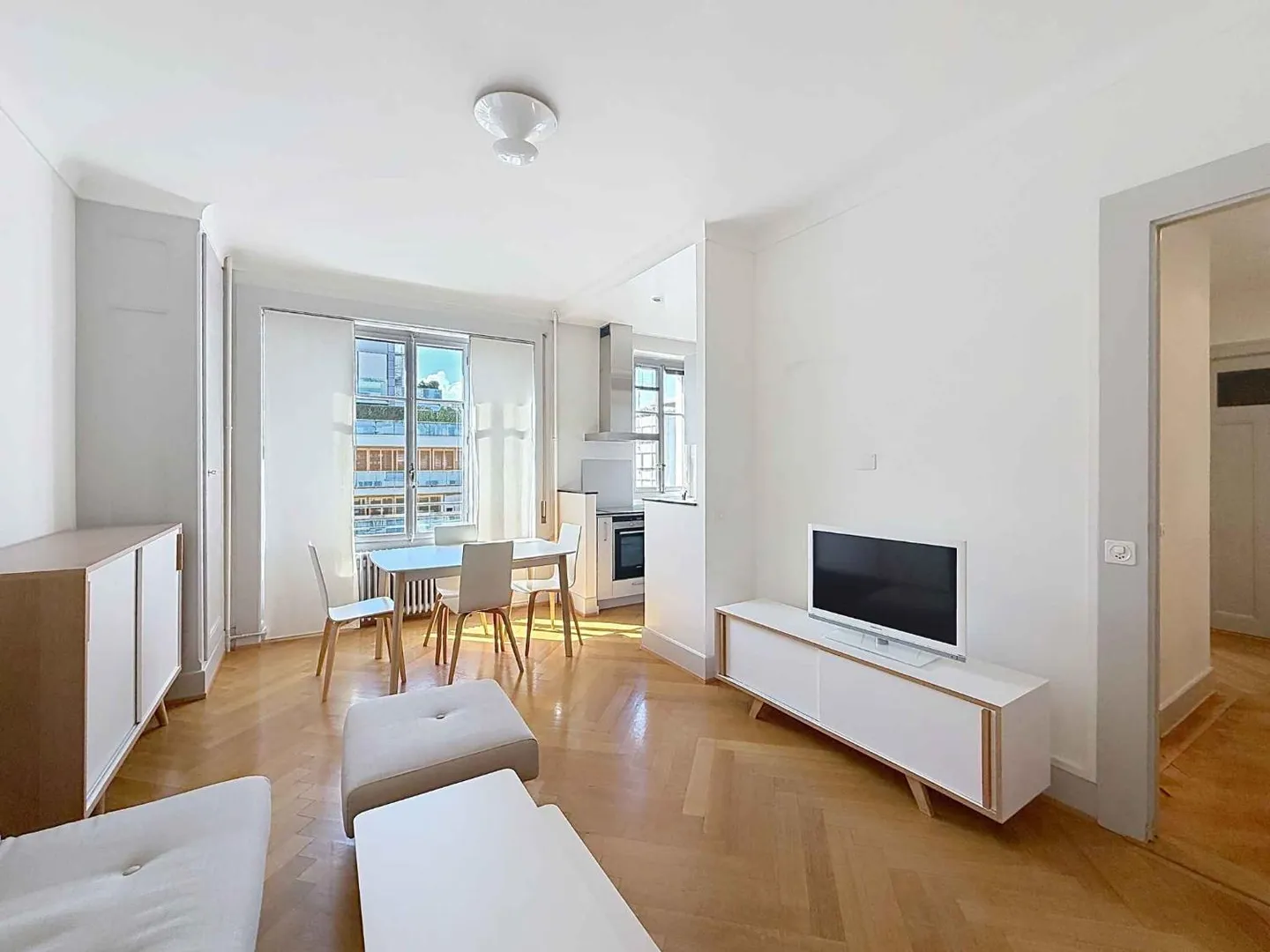 Furnished 2.5-room apartment - Photo 3 of 11