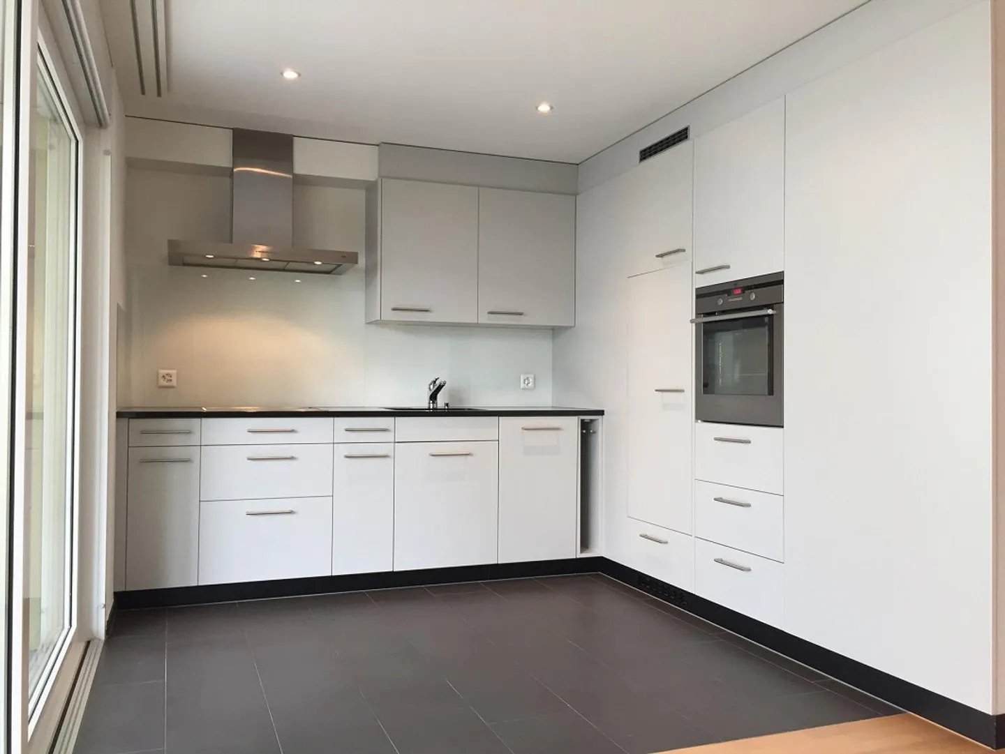 2 1/2-Room Condominium - Photo 2 of 16