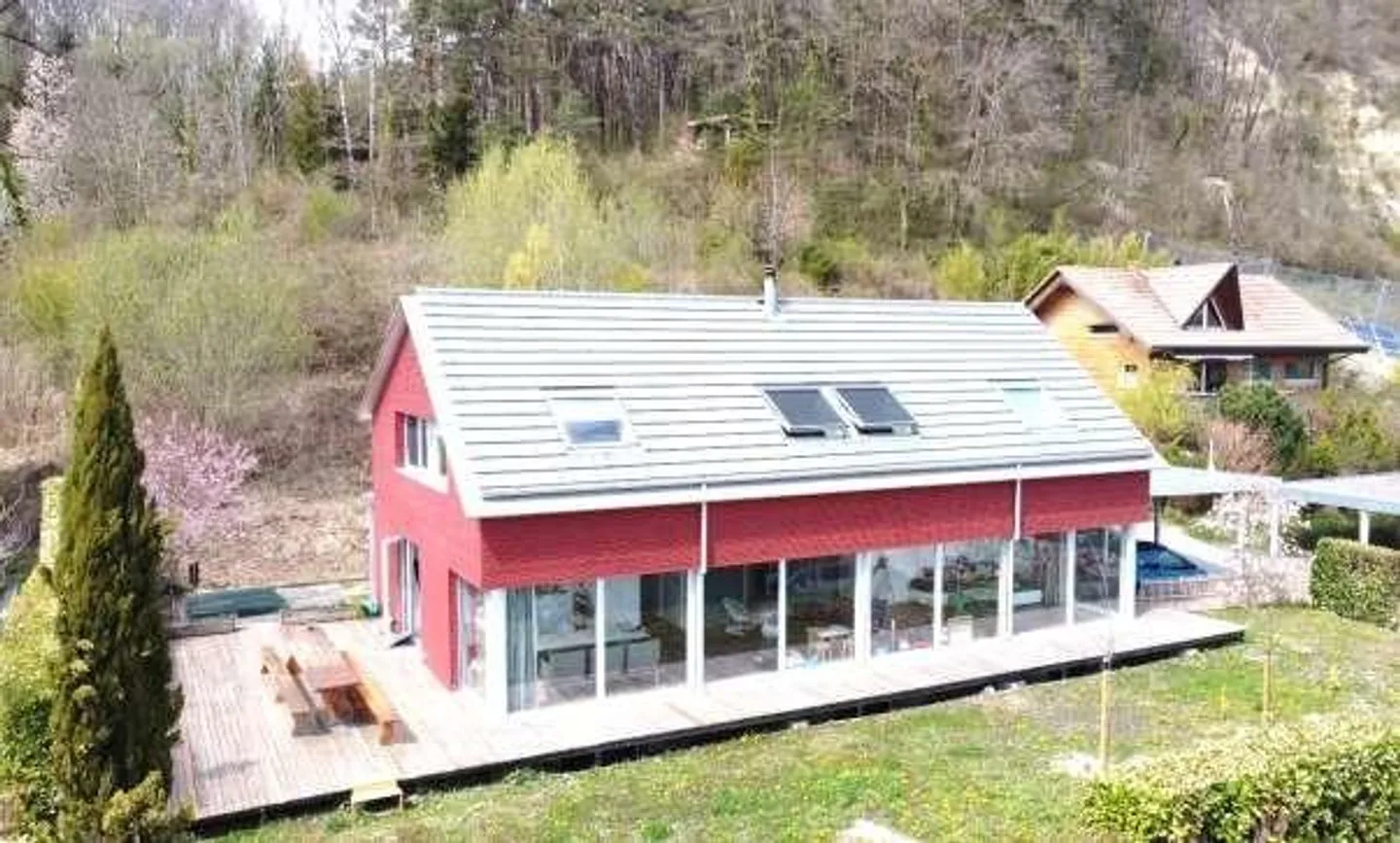 7.5 Room Single Family House - Photo 1 of 5