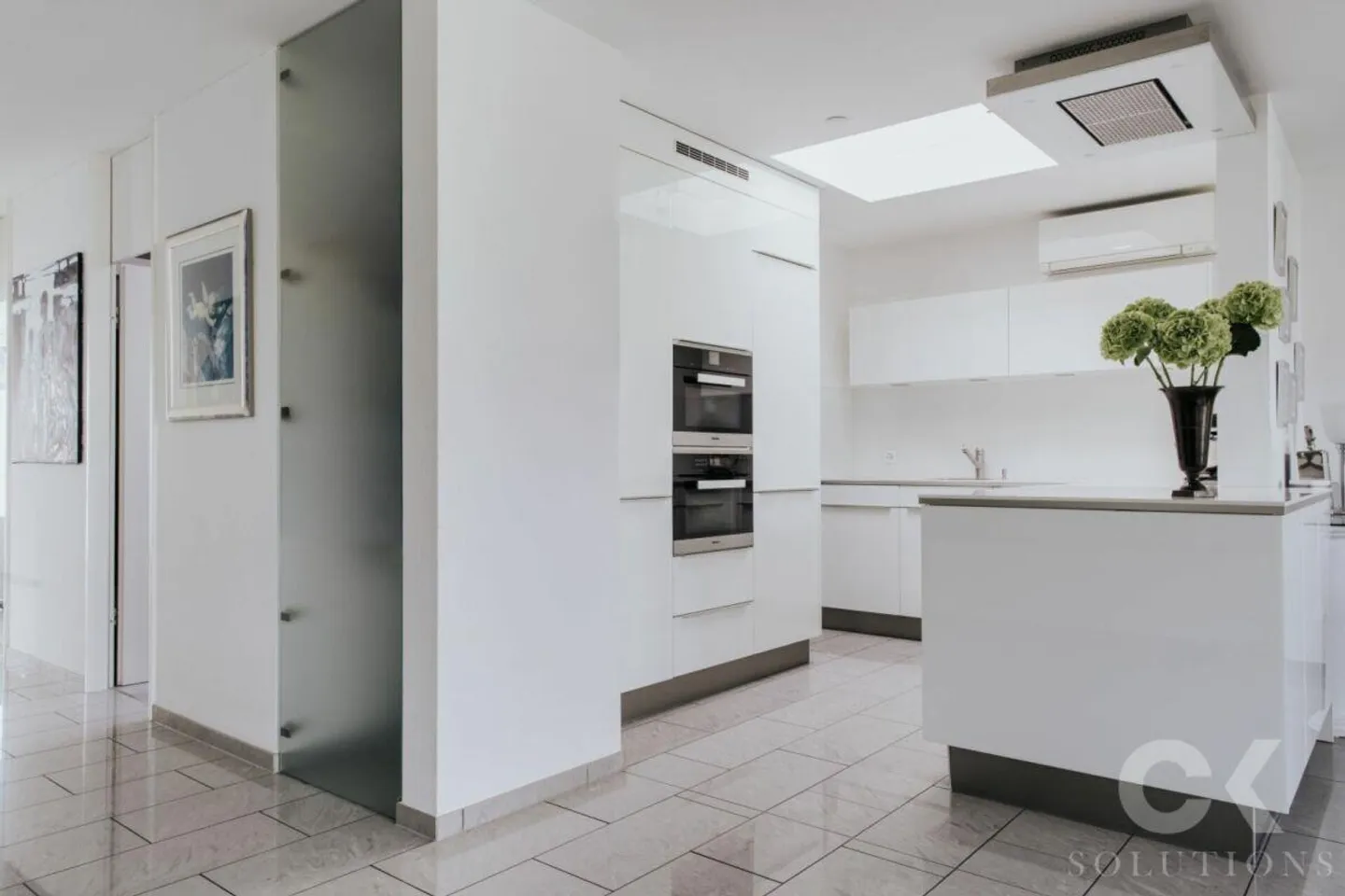 Exclusive 3.5-room penthouse apartment above the rooftops of Basel - Photo 8 of 13