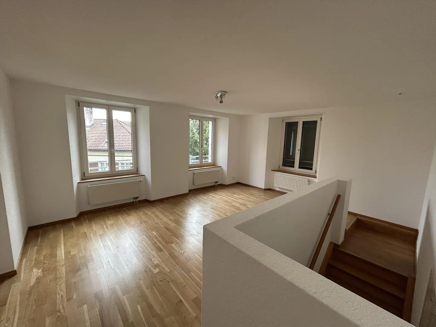 In affitto: bellissimo duplex di 4,5 stanze ristrutturato con giardino privato - Midi 14, St-Imier - Foto 1 di 12