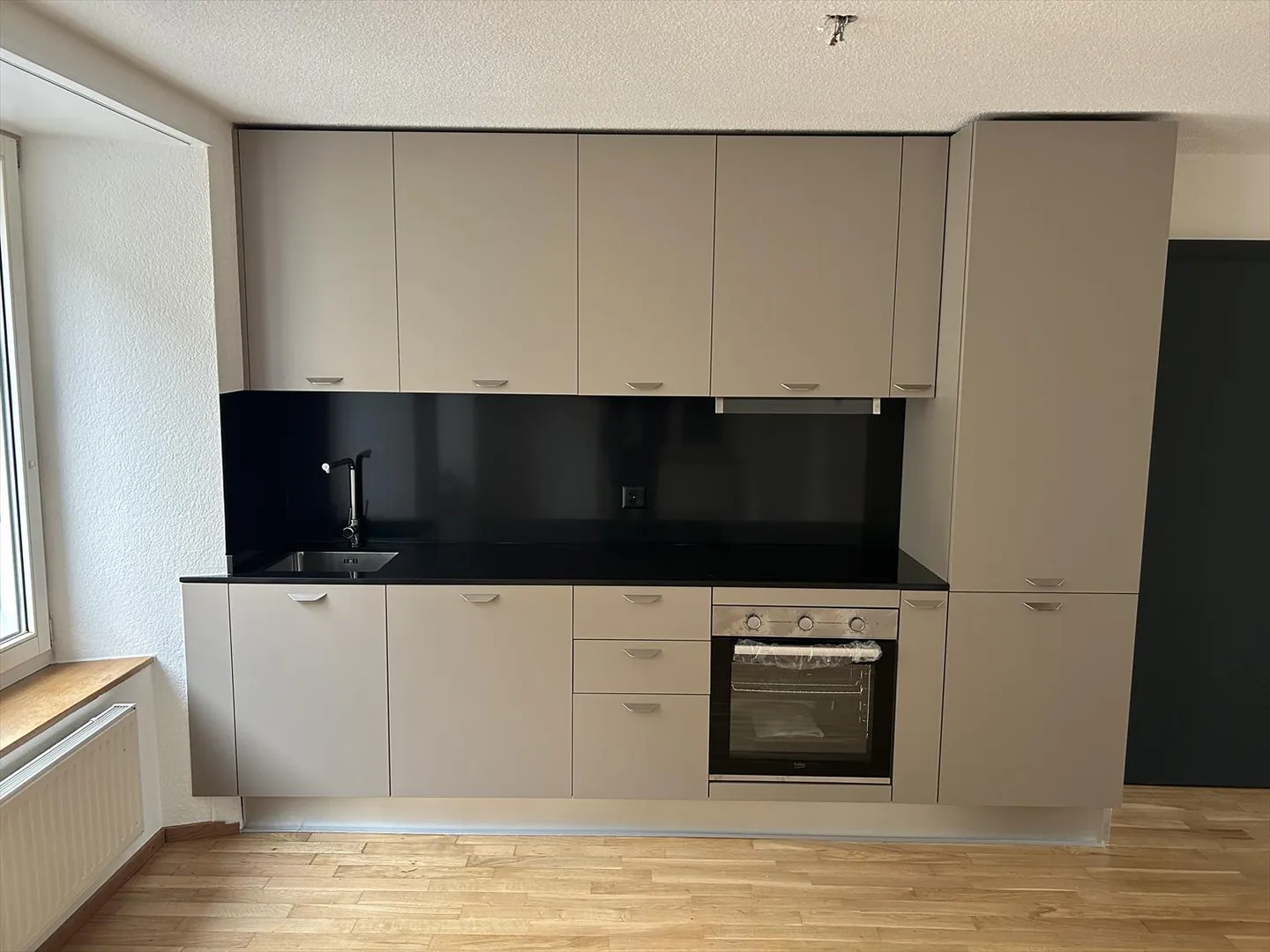 In affitto: bellissimo duplex di 4,5 stanze ristrutturato con giardino privato - Midi 14, St-Imier - Foto 7 di 12