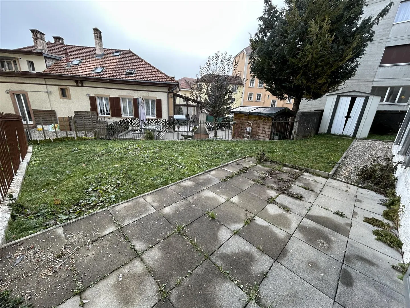 In affitto: bellissimo duplex di 4,5 stanze ristrutturato con giardino privato - Midi 14, St-Imier - Foto 10 di 12