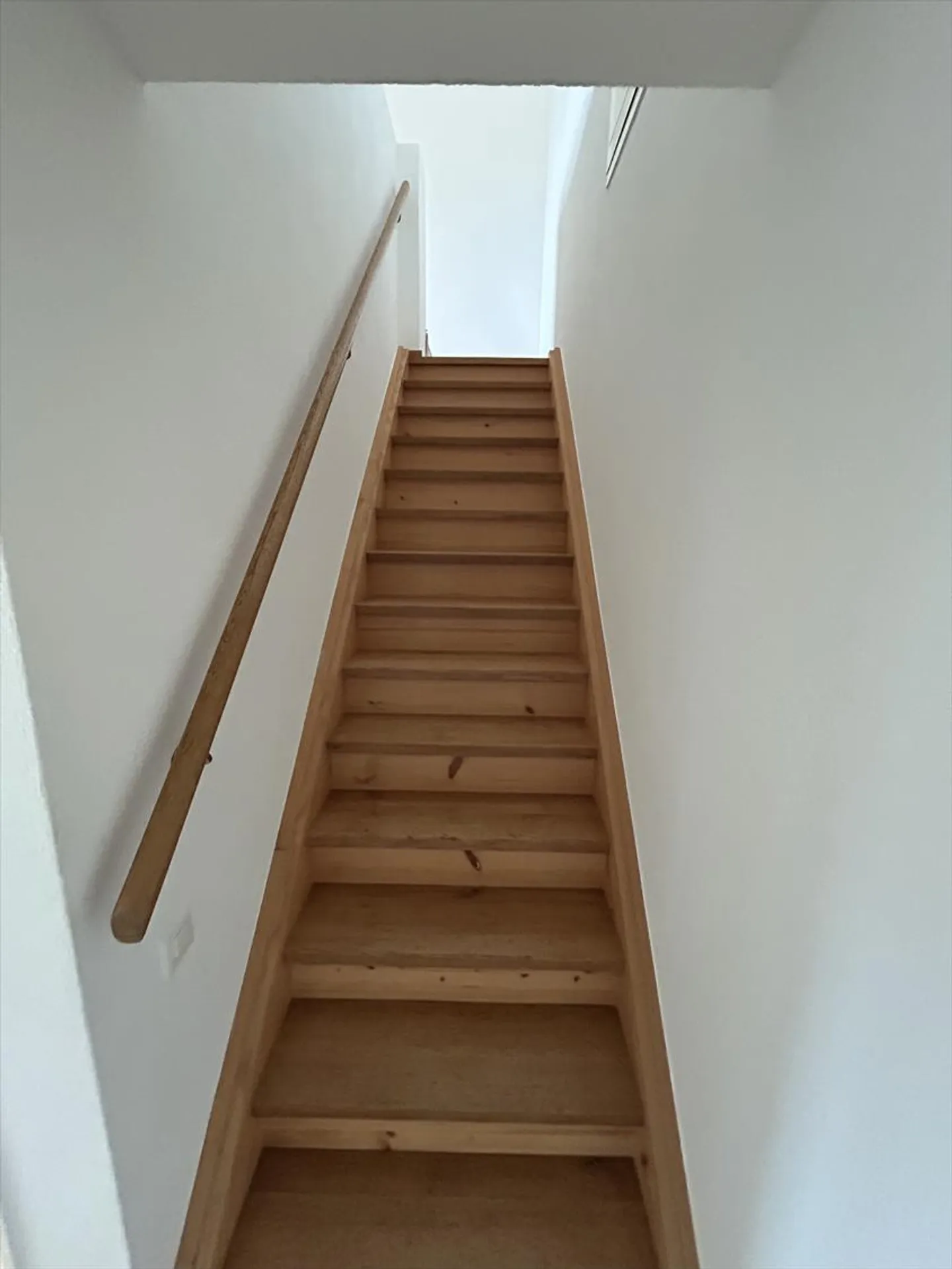 In affitto: bellissimo duplex di 4,5 stanze ristrutturato con giardino privato - Midi 14, St-Imier - Foto 12 di 12