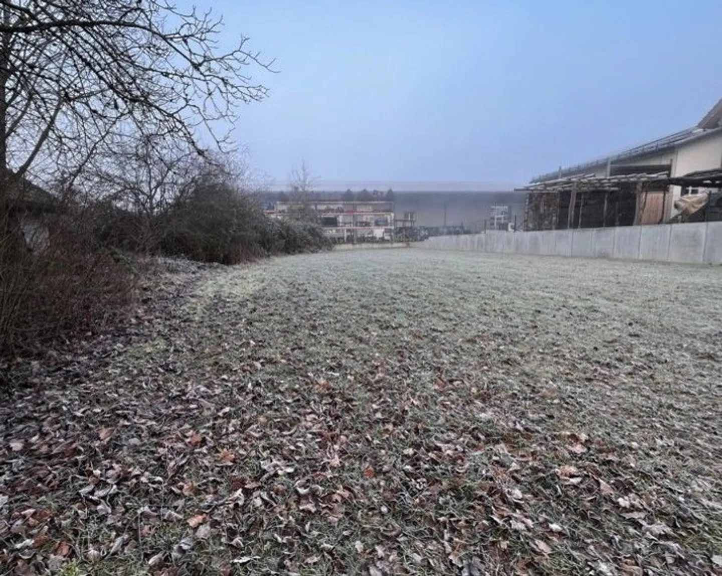 Grundstück für Entwicklungschancen - Foto 1 von 13