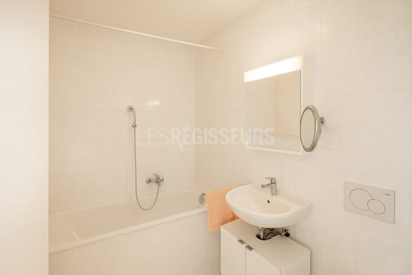 5-room apartment - Photo 4 of 4