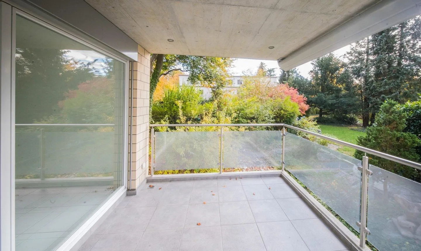 Light-flooded 6.5-room maisonette with balcony in green Riehen - Photo 6 of 13