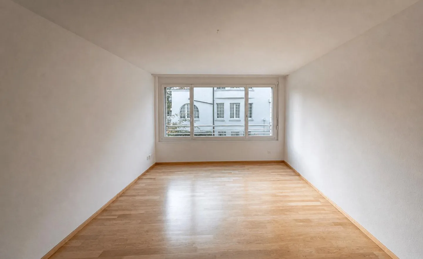 Light-flooded 6.5-room maisonette with balcony in green Riehen - Photo 9 of 13