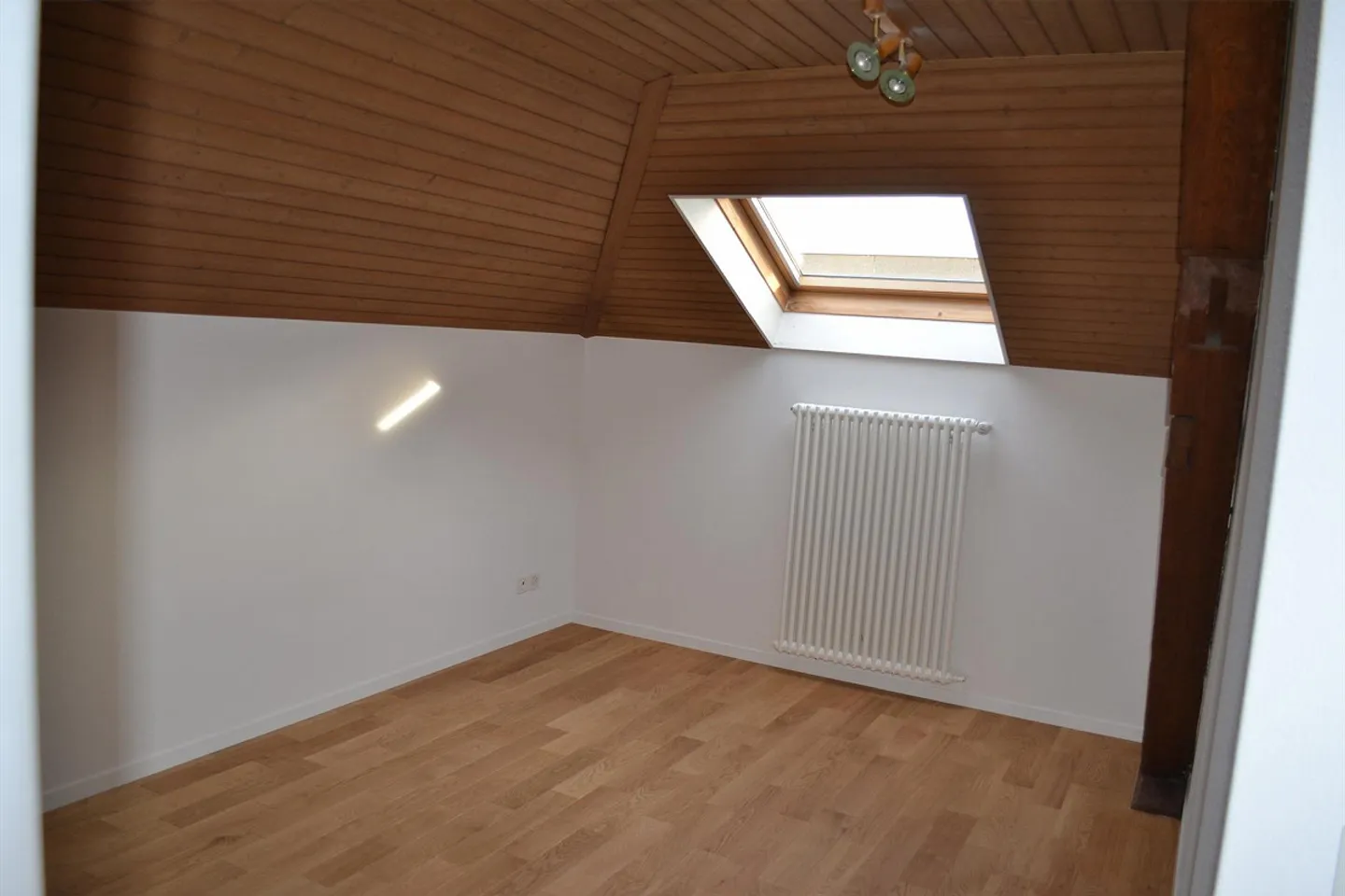 3.5 Room Attic Apartment - Photo 9 of 12