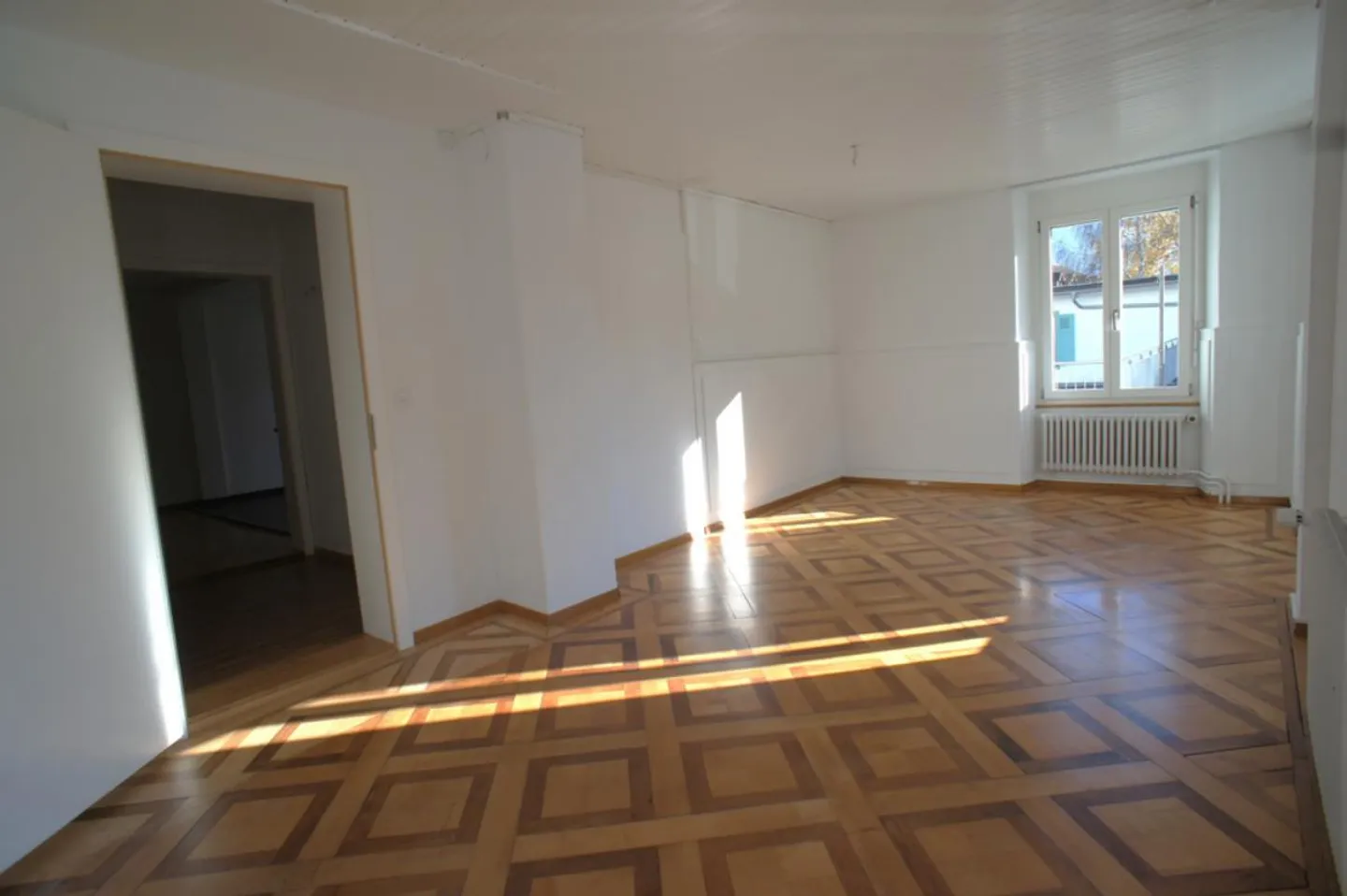 Temporary Apartment in Central Location - Photo 3 of 7