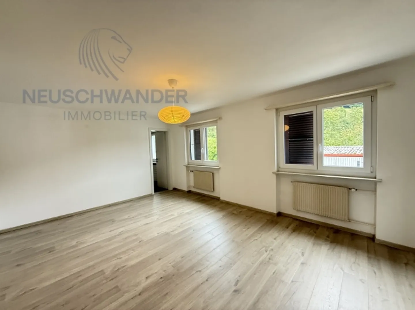 Exceptional spacious property, bright, ready to live with 2 apartments - Photo 8 of 20