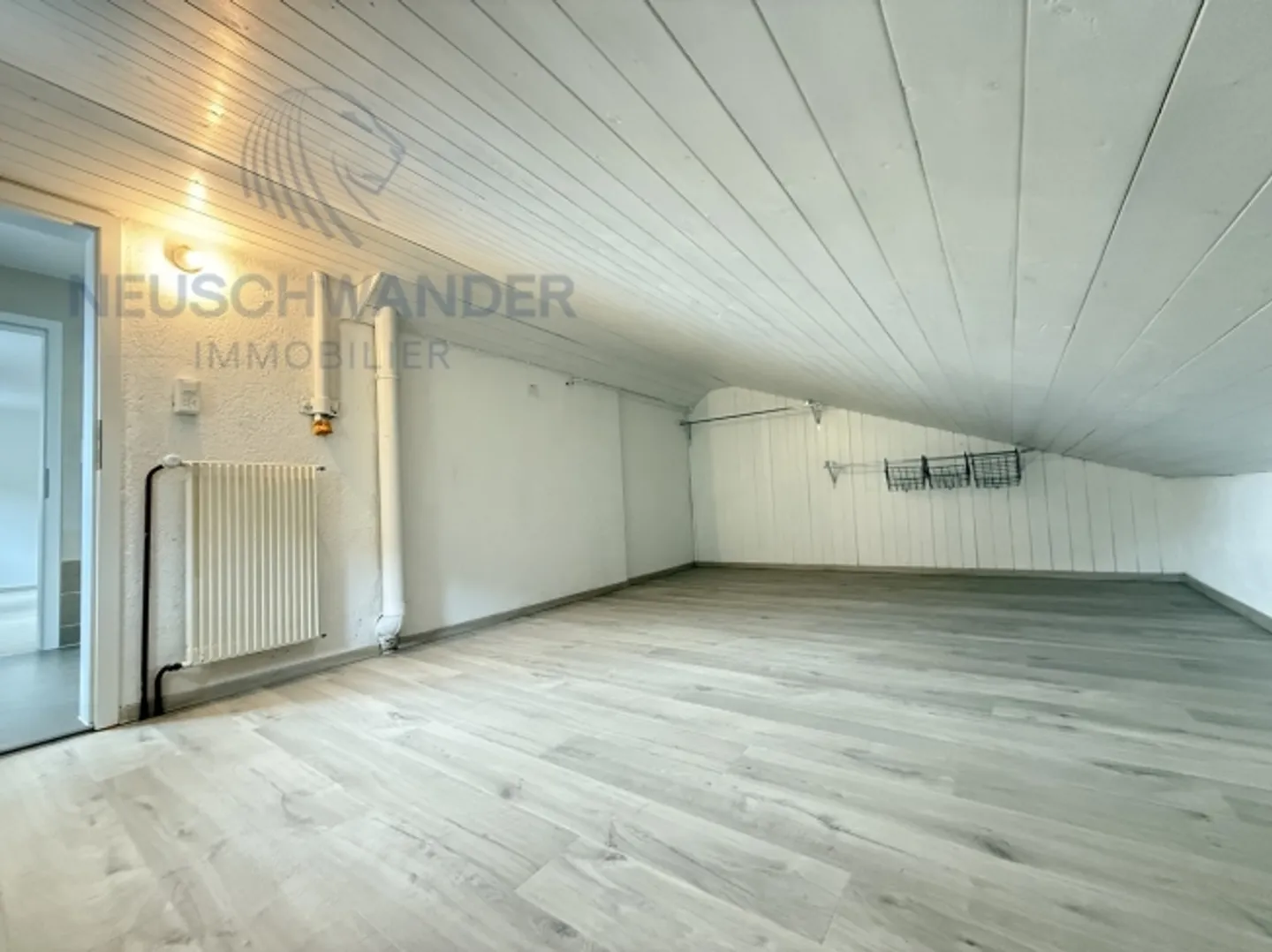 Exceptional spacious property, bright, ready to live with 2 apartments - Photo 9 of 20