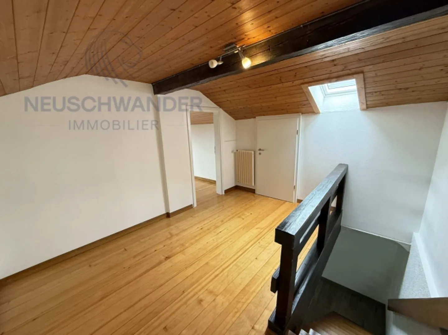 Exceptional spacious property, bright, ready to live with 2 apartments - Photo 12 of 20