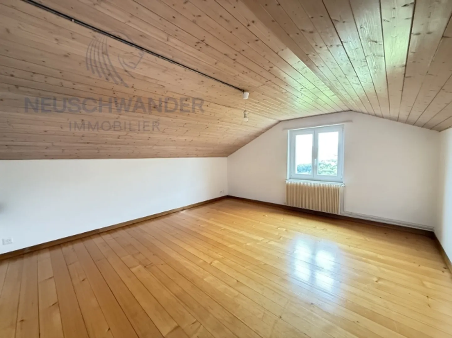 Exceptional spacious property, bright, ready to live with 2 apartments - Photo 13 of 20