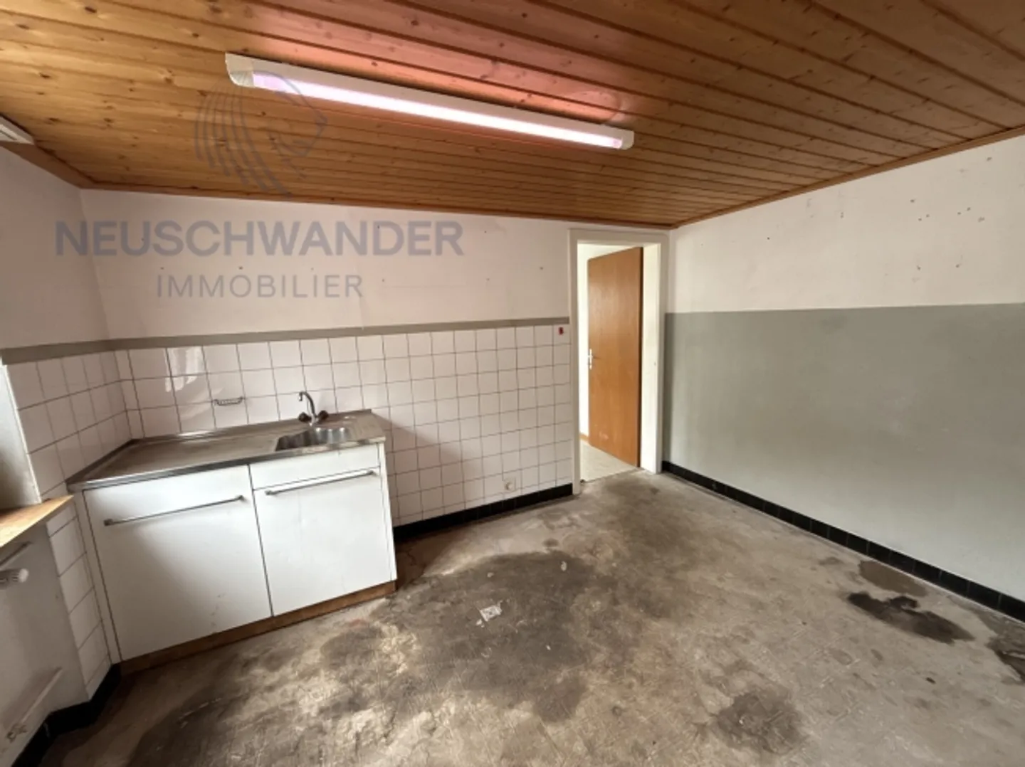 Exceptional spacious property, bright, ready to live with 2 apartments - Photo 17 of 20