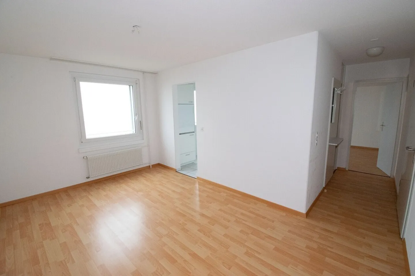 Geräumige Wohnung mit Aussicht - Foto 2 von 4