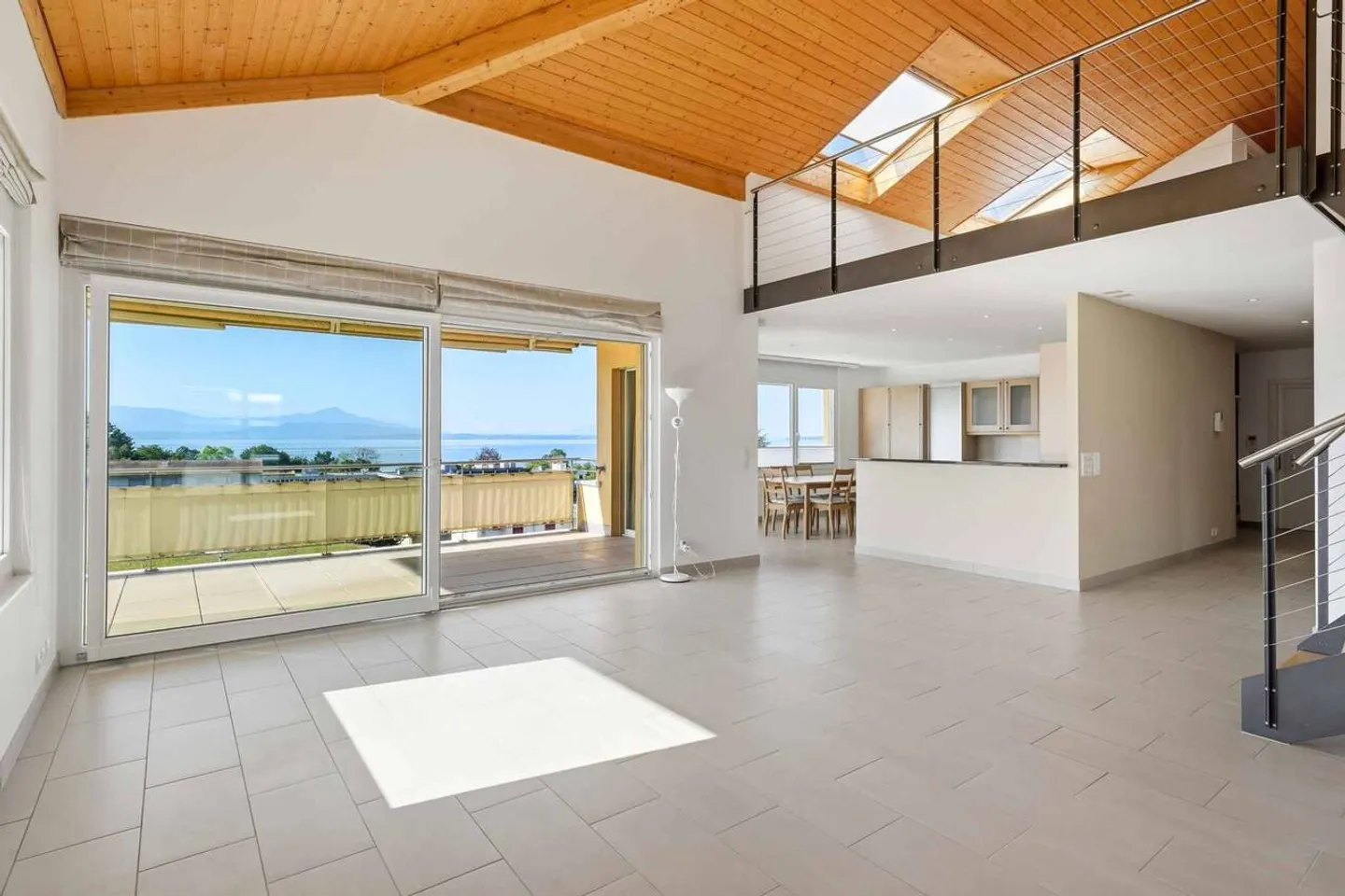 Luxus-Duplex mit 7,5 Zimmern und Blick auf den Genfersee und die Alpen - Foto 5 von 9