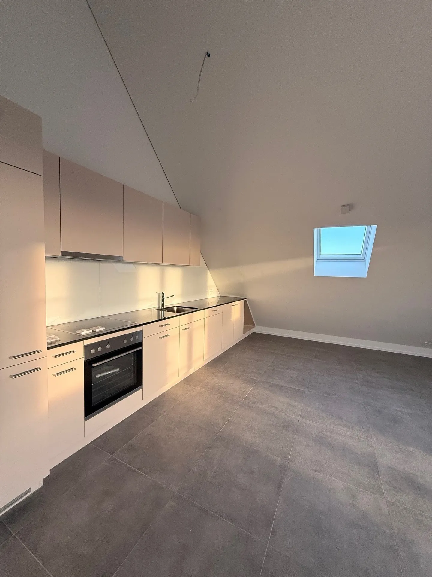 Geräumige Dachgeschosswohnung in Höri - Foto 4 von 9