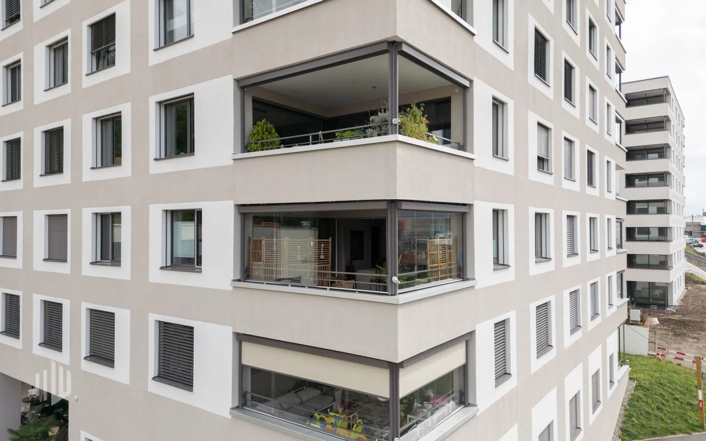 ImmoWyss - Appartamento elegante e quasi nuovo con 3,5 stanze in posizione centrale - Foto 2 di 8