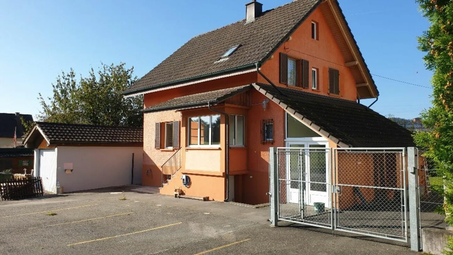 4 1/2 Room Single Family House - Photo 2 of 8