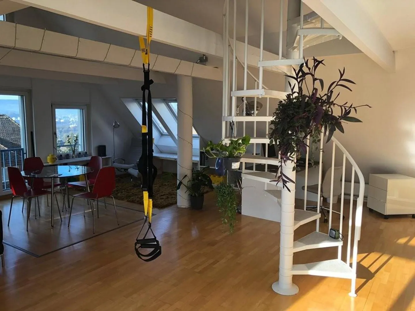 Spacious 2-room maisonette apartment in Albisrieden - Photo 1 of 12