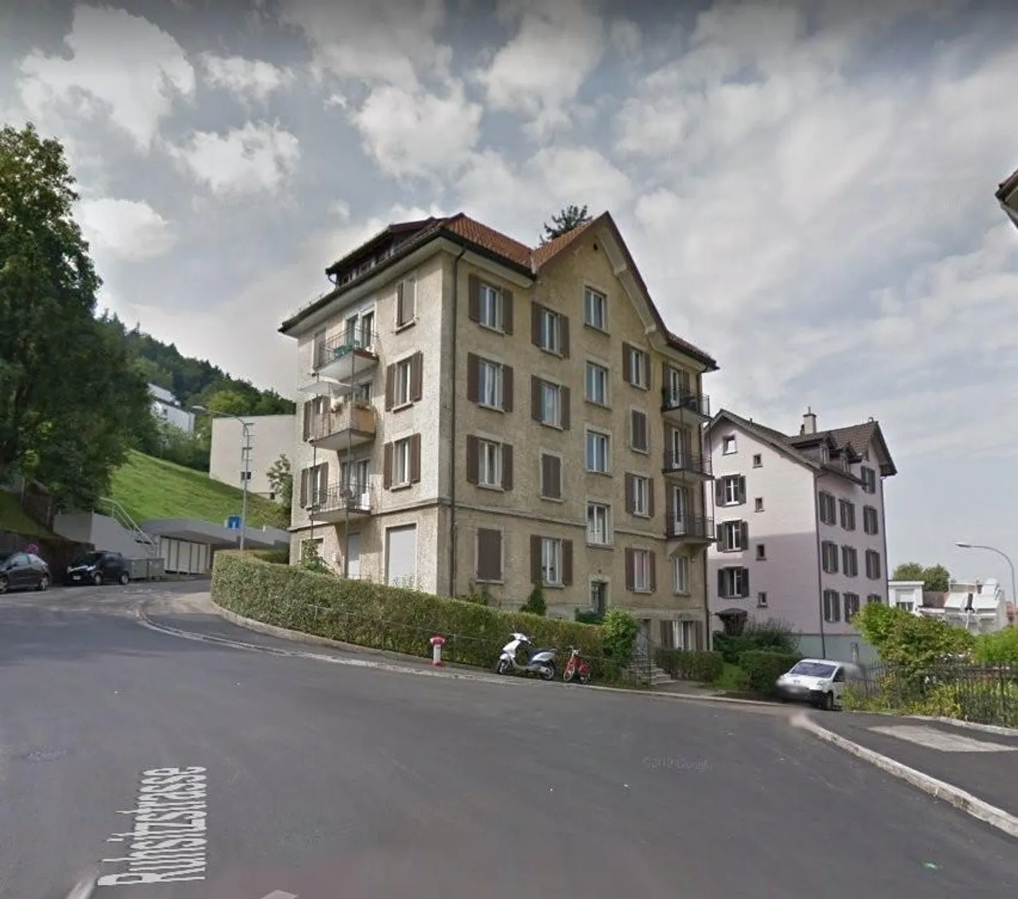 Appartement ancien à la périphérie ouest du centre-ville - Photo 1 sur 5