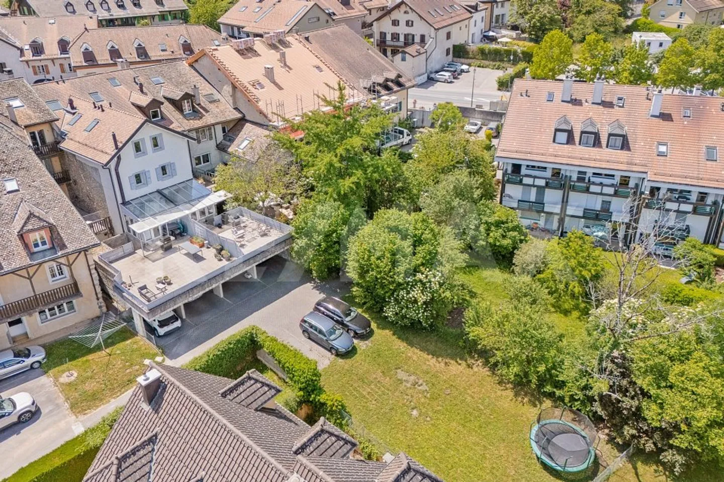 Village house of 207 m² living space, 5.5 rooms - Photo 1 of 13