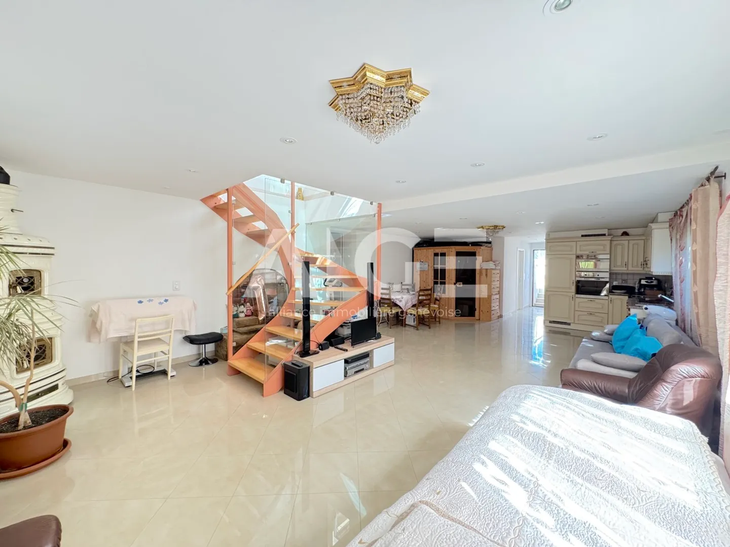 Bella villa indipendente su un terreno di 1.100 m2 - Foto 11 di 20