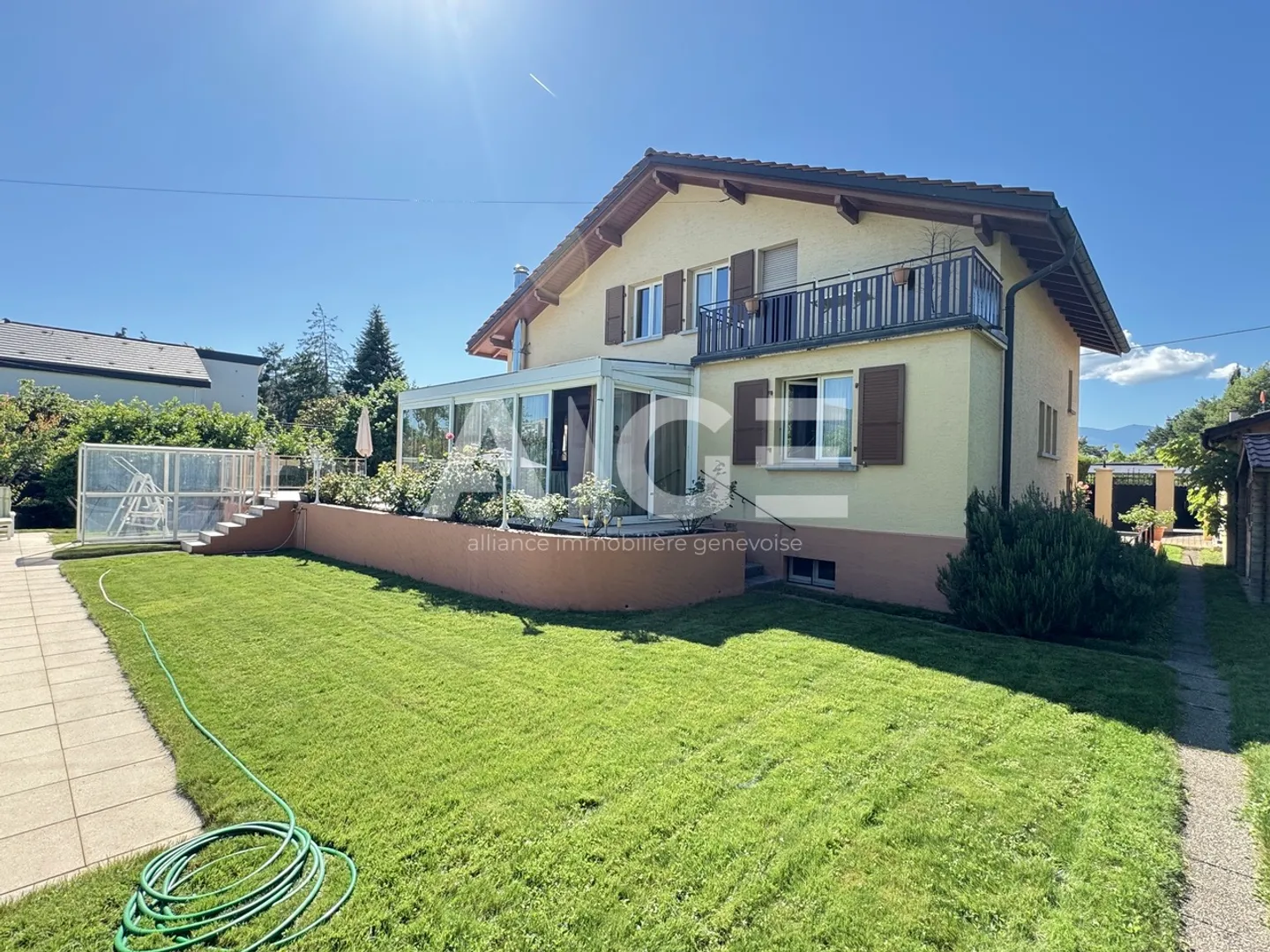 Bella villa indipendente su un terreno di 1.100 m2 - Foto 16 di 20