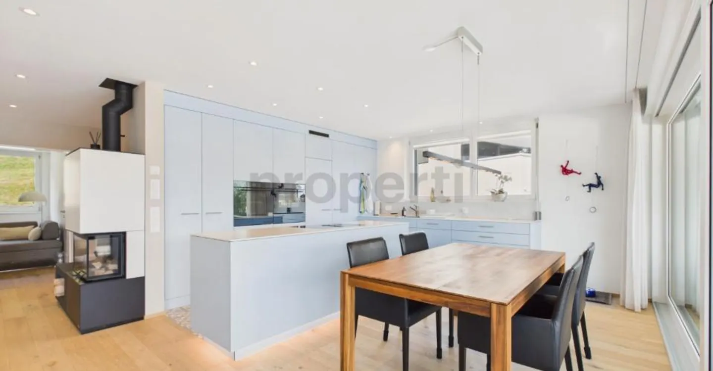 Appartamento attico esclusivo in posizione elevata con vista mozzafiato! - Foto 5 di 10
