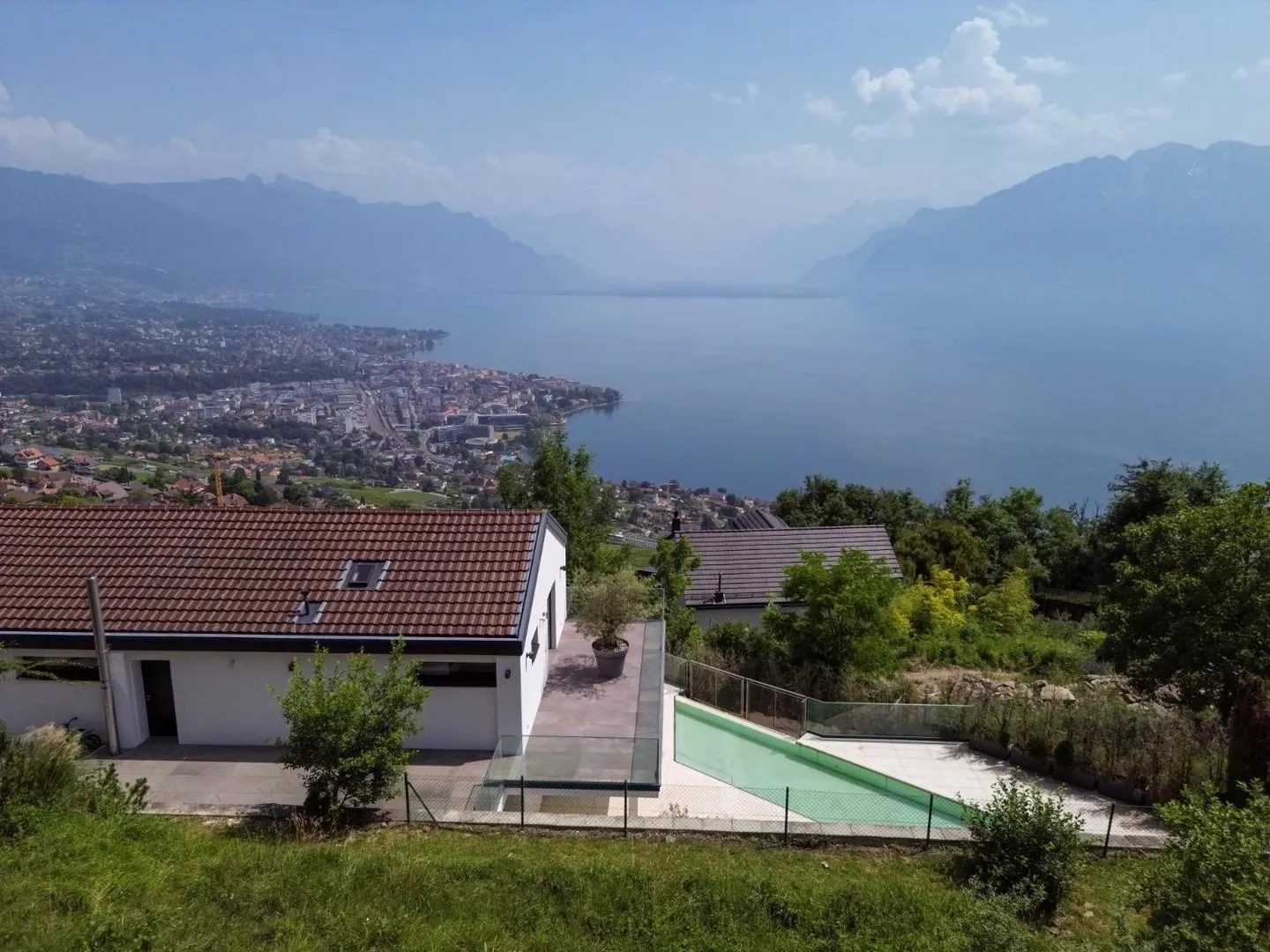 Villa exclusive avec 6,5 pièces dans un quartier résidentiel privilégié ! - Photo 1 sur 10