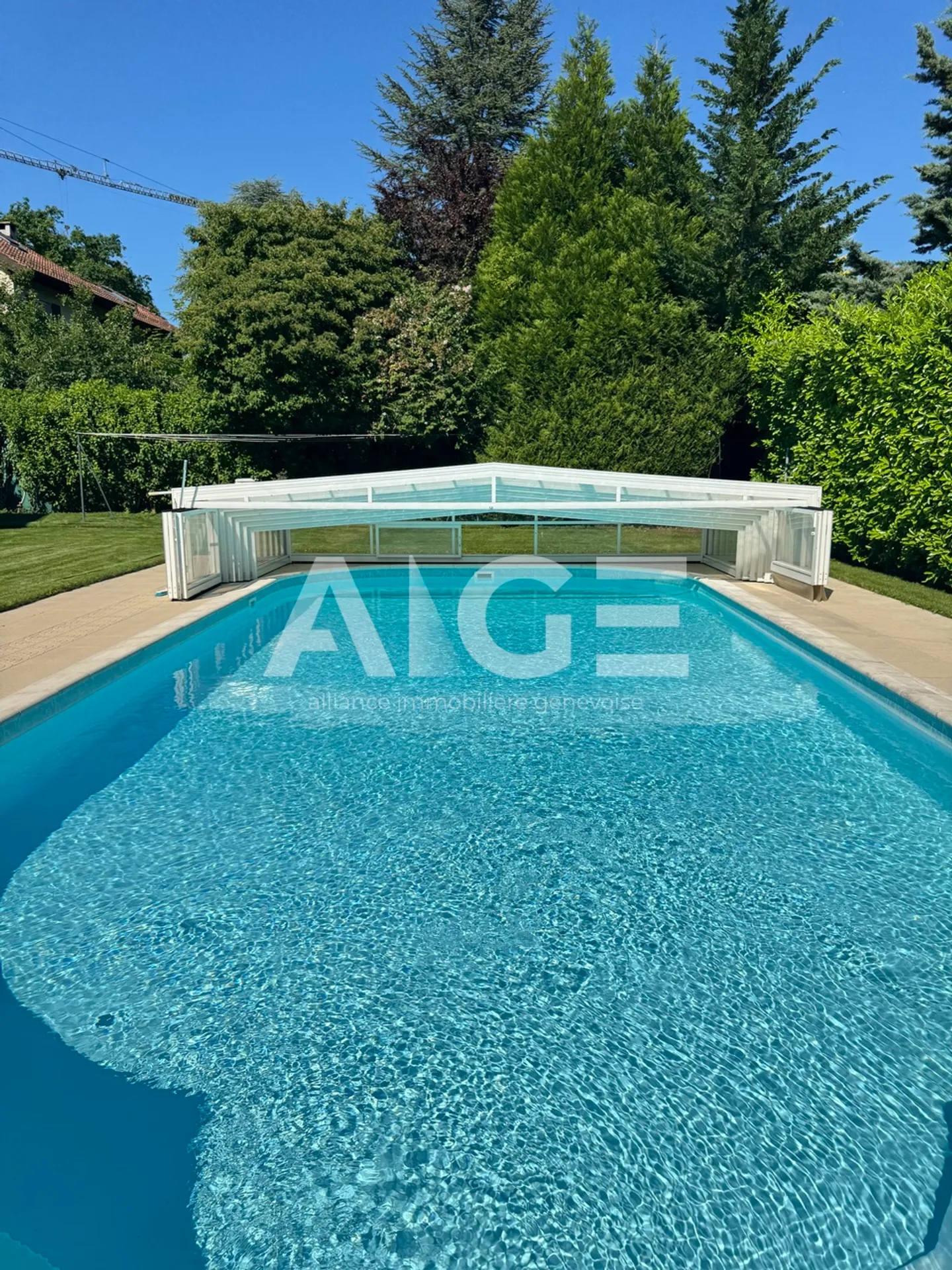Bella villa indipendente su un terreno di 1.100 m2 - Foto 3 di 20