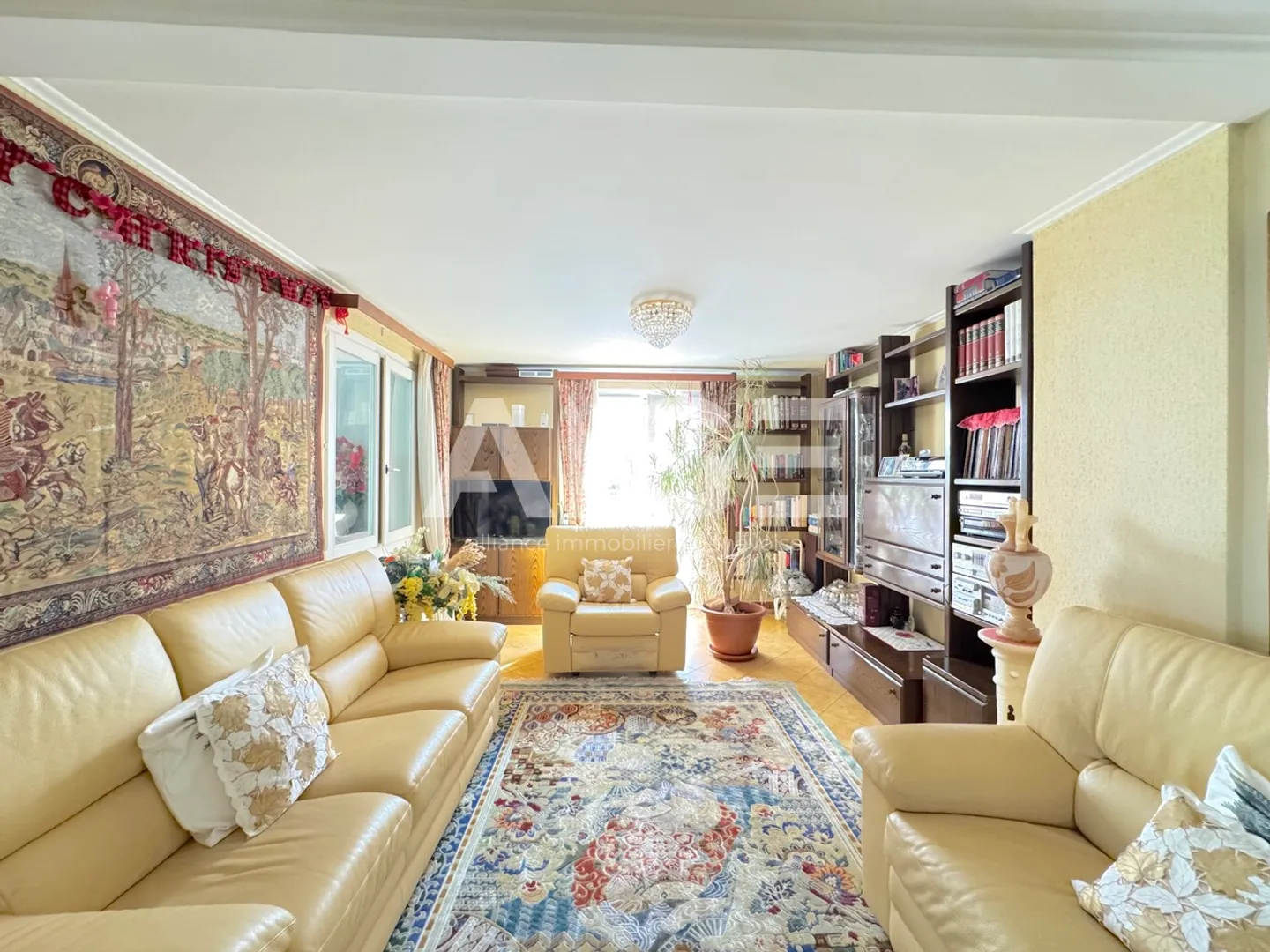 Bella villa indipendente su un terreno di 1.100 m2 - Foto 4 di 20