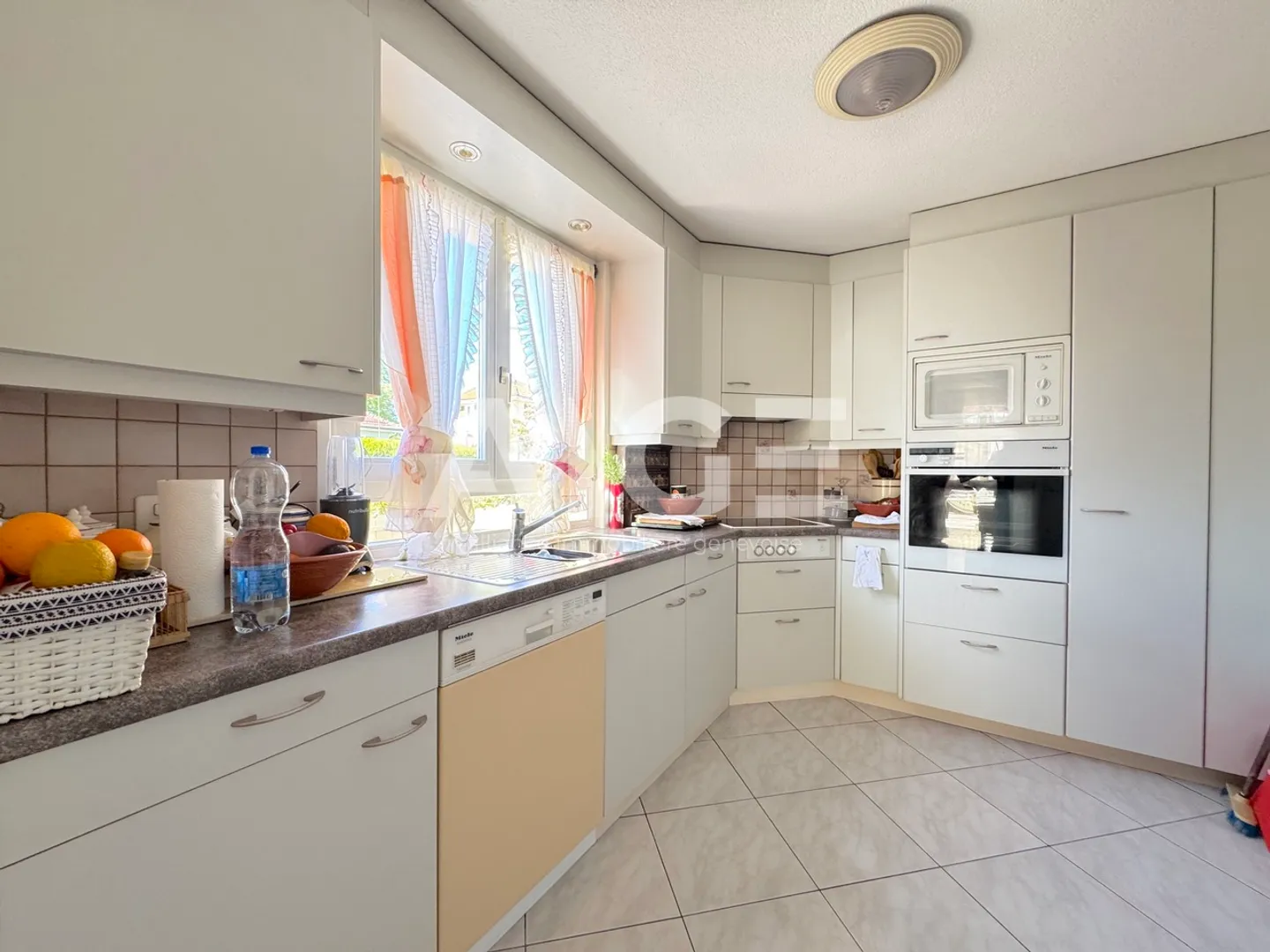 Bella villa indipendente su un terreno di 1.100 m2 - Foto 8 di 20