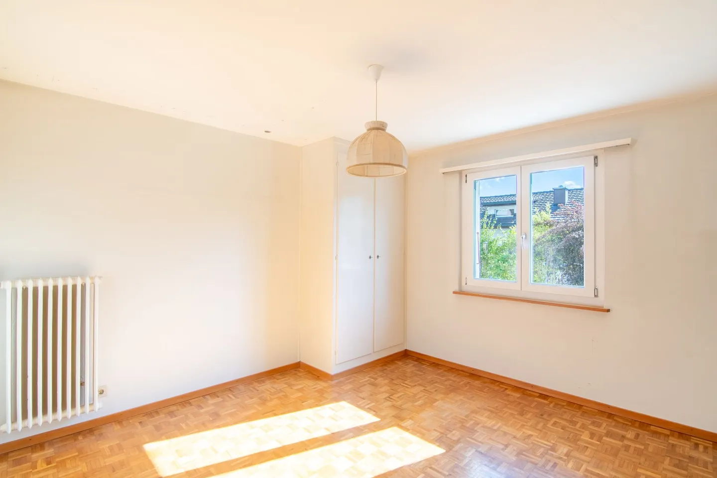 Maison jumelée attrayante de 5,5 pièces pouvant être utilisée comme maison individuelle ou maison bifamiliale - Photo 7 sur 15