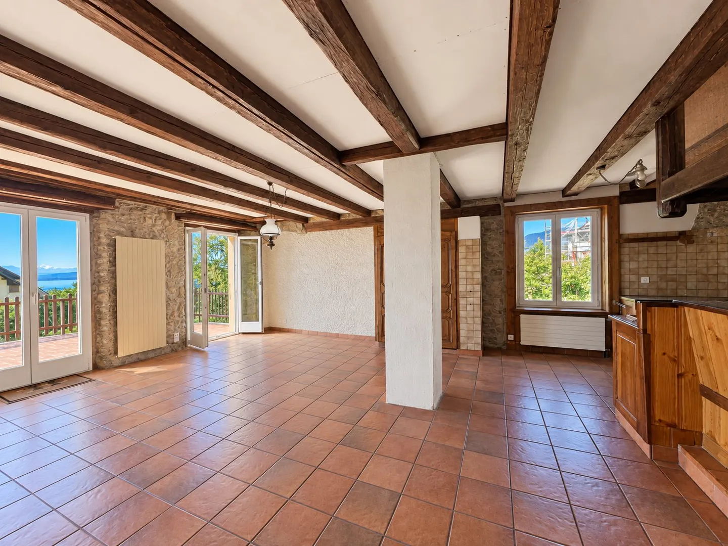 Casa di villaggio con vista: un bel potenziale da rivelare - Foto 5 di 13
