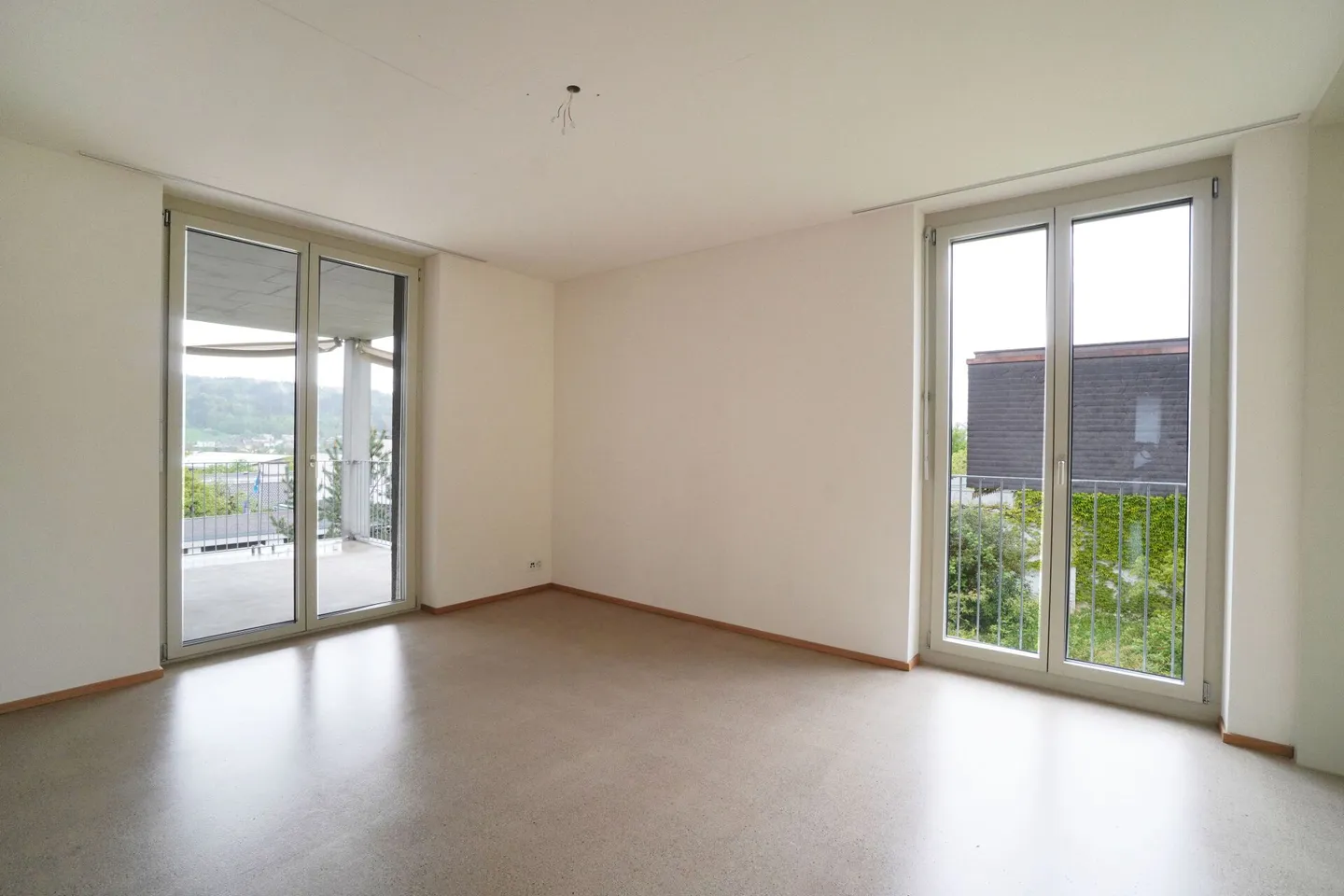 Appartement situé au calme avec balcon pour se détendre - Photo 2 sur 11