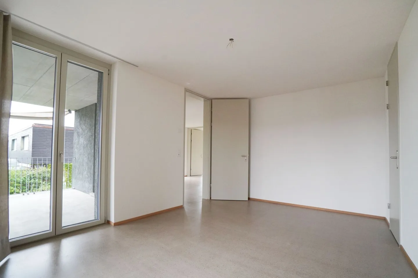 Appartement situé au calme avec balcon pour se détendre - Photo 8 sur 11