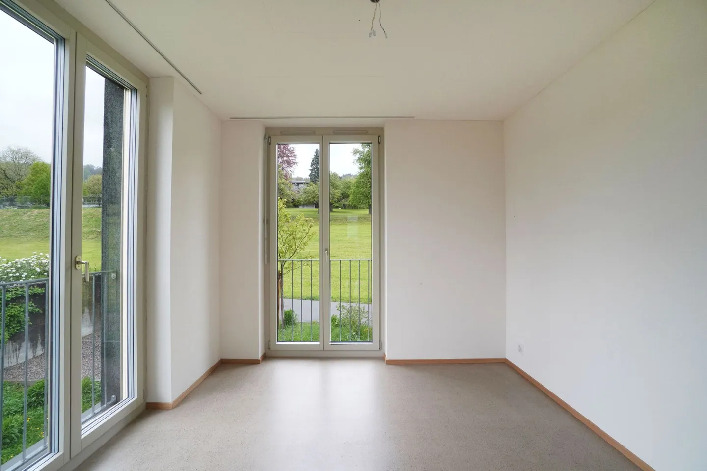 Appartement situé au calme avec balcon pour se détendre - Photo 7 sur 11