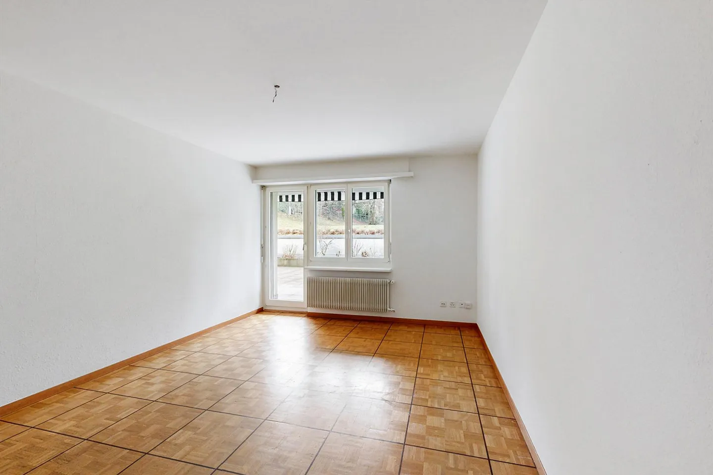 Appartamento con bellissima grande terrazza giardino - Foto 3 di 9