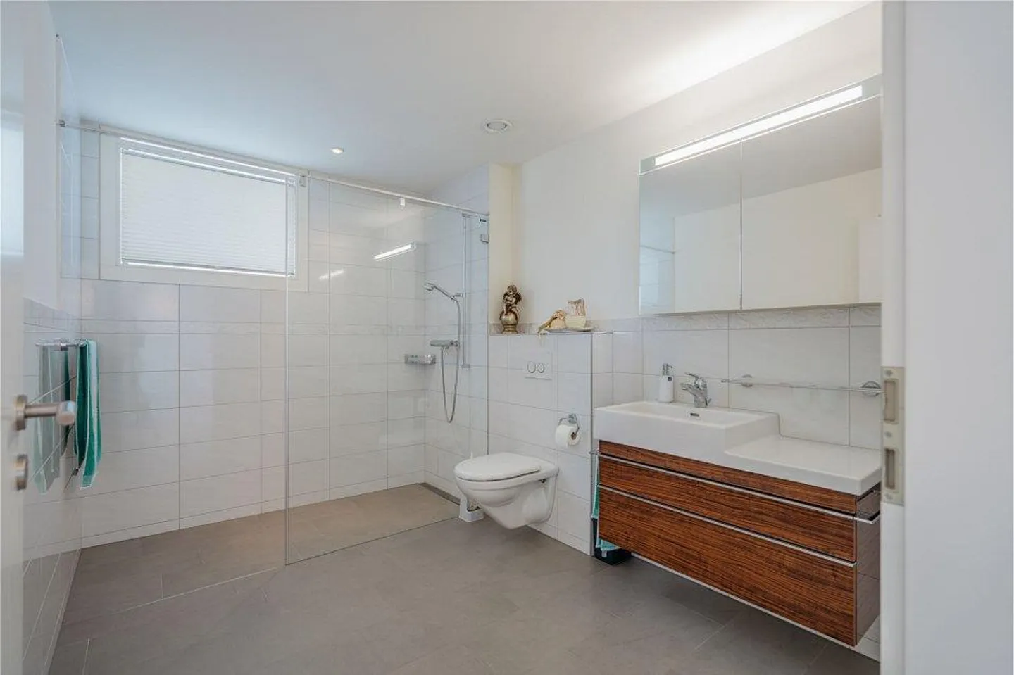 Space, Light, Far View: Living at the Highest Level - Photo 10 of 13