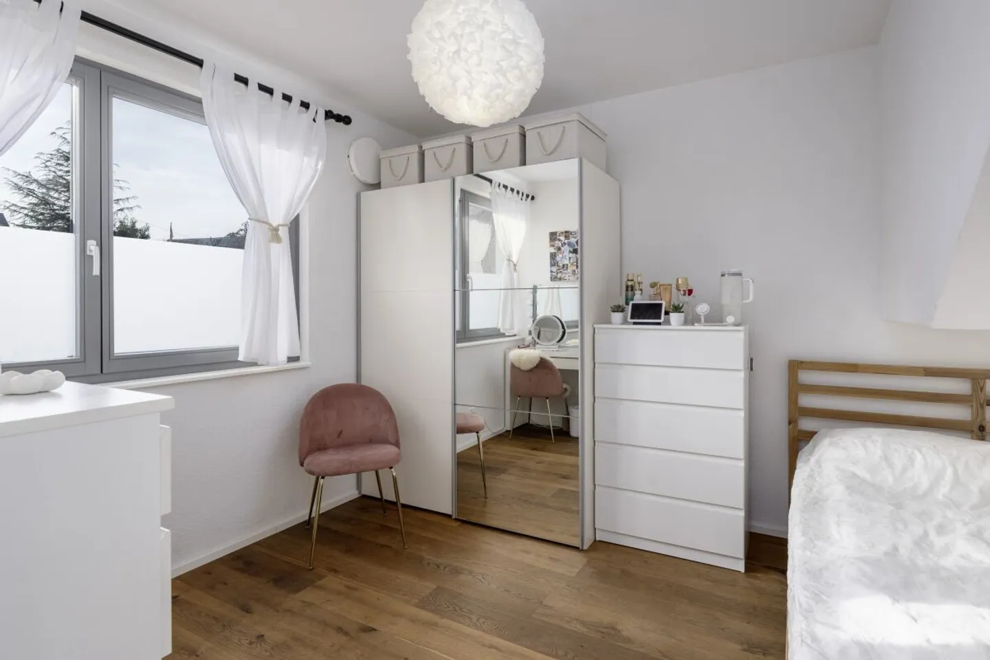 Modernes Einfamilienhaus im Grünen mit Einliegerwohnung - Foto 4 von 7