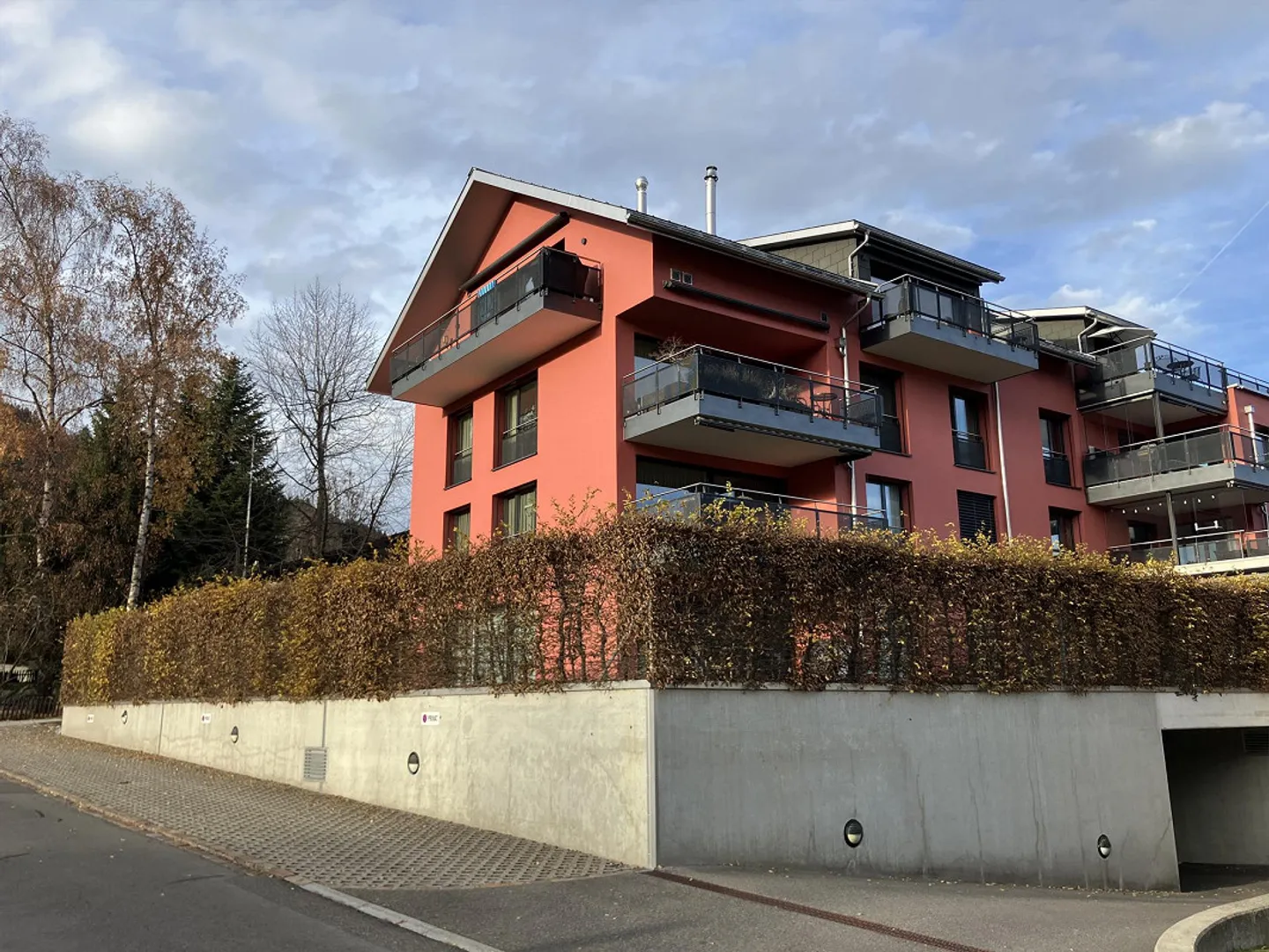 Wunderschöne 4,5 Zimmer Parterre-Wohnung mit Umschwung - Foto 4 von 21