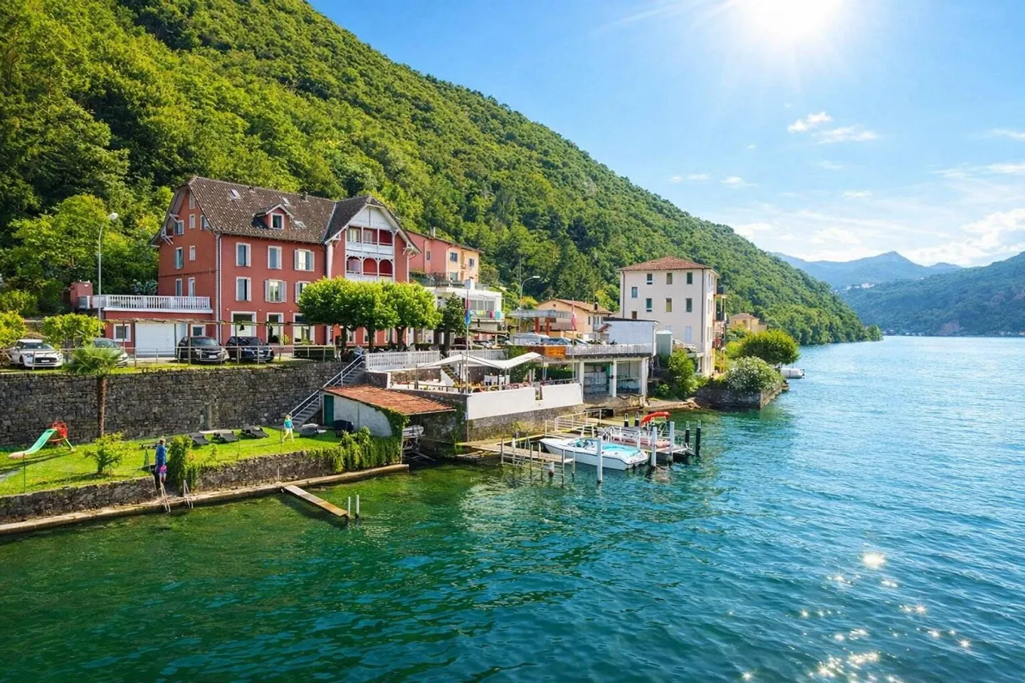 Hotel Storico Fronte Lago - Foto 1 di 13