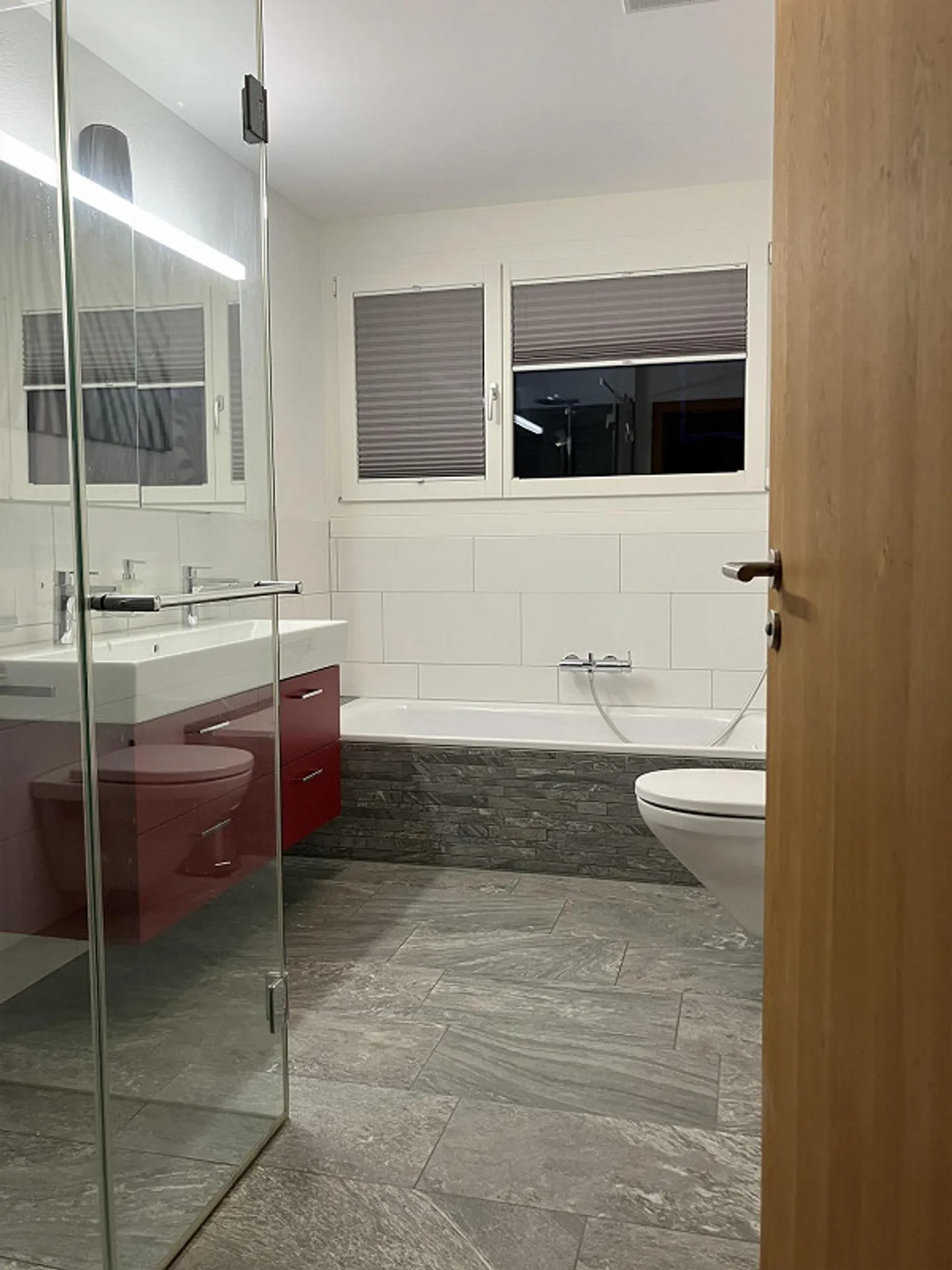 Wunderschöne 4,5 Zimmer Parterre-Wohnung mit Umschwung - Foto 13 von 21