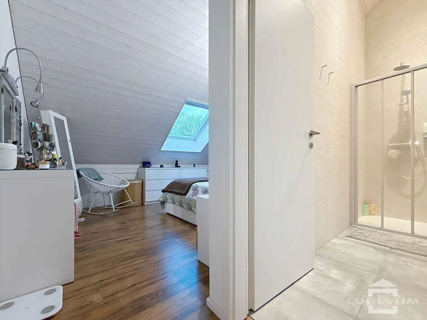 Semi-Detached House 6.5 Rooms - Photo 3 of 5