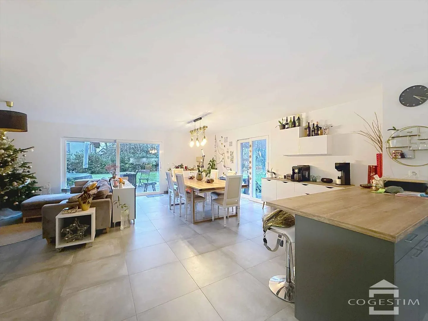 Semi-Detached House 6.5 Rooms - Photo 4 of 5