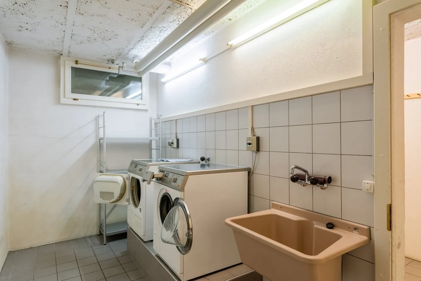 Restaurant dans un emplacement ensoleillé et central pour un locataire innovant - Photo 24 sur 27