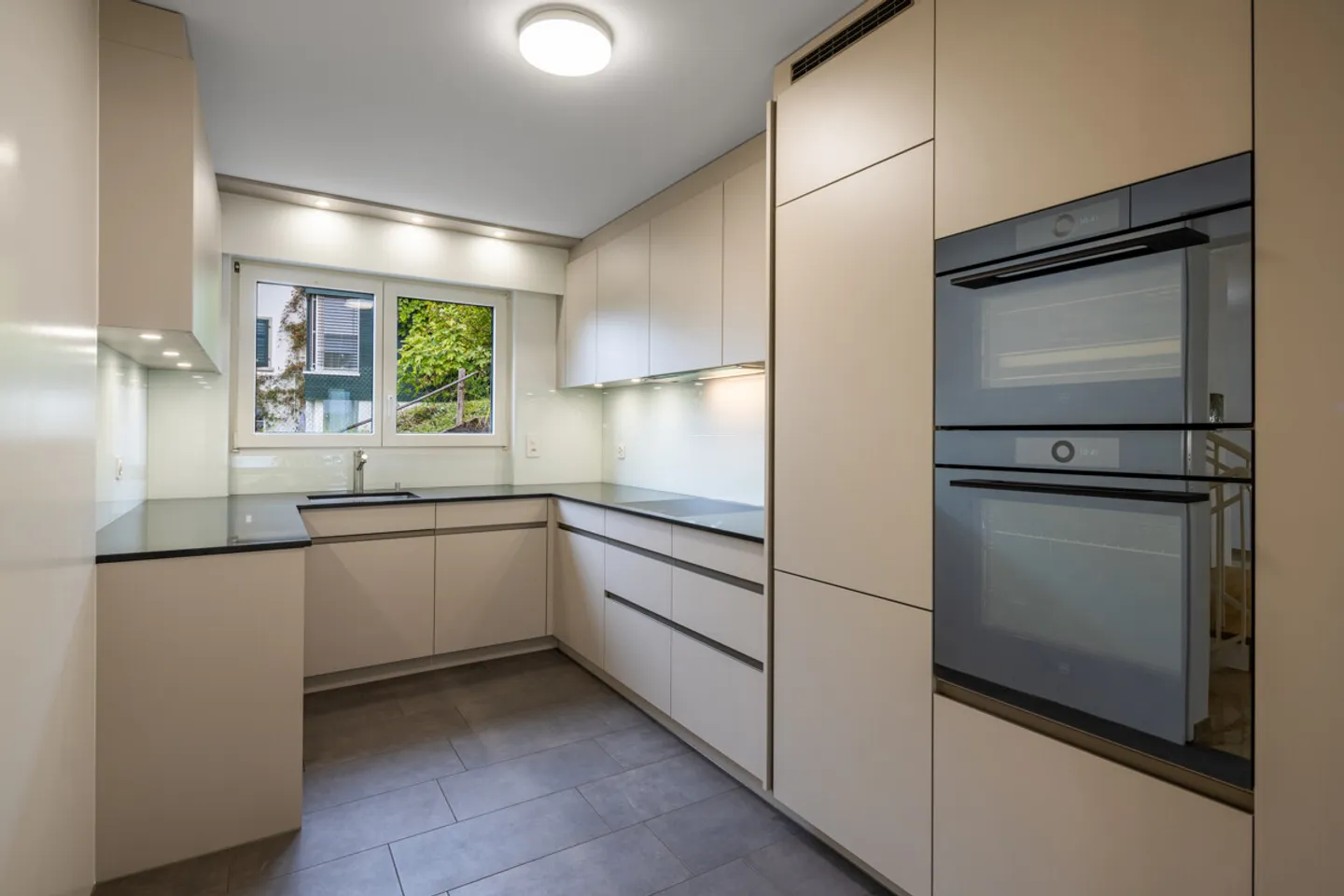 Semi-Detached House 5 Rooms - Photo 4 of 7