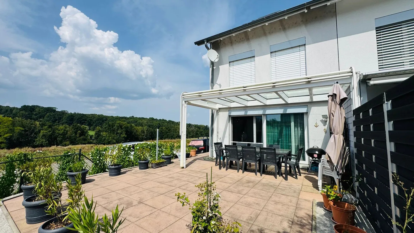 Ampia casa a schiera angolare con giardino - Carport, parcheggio, vicino alla natura e adatta alle famiglie - Foto 2 di 15